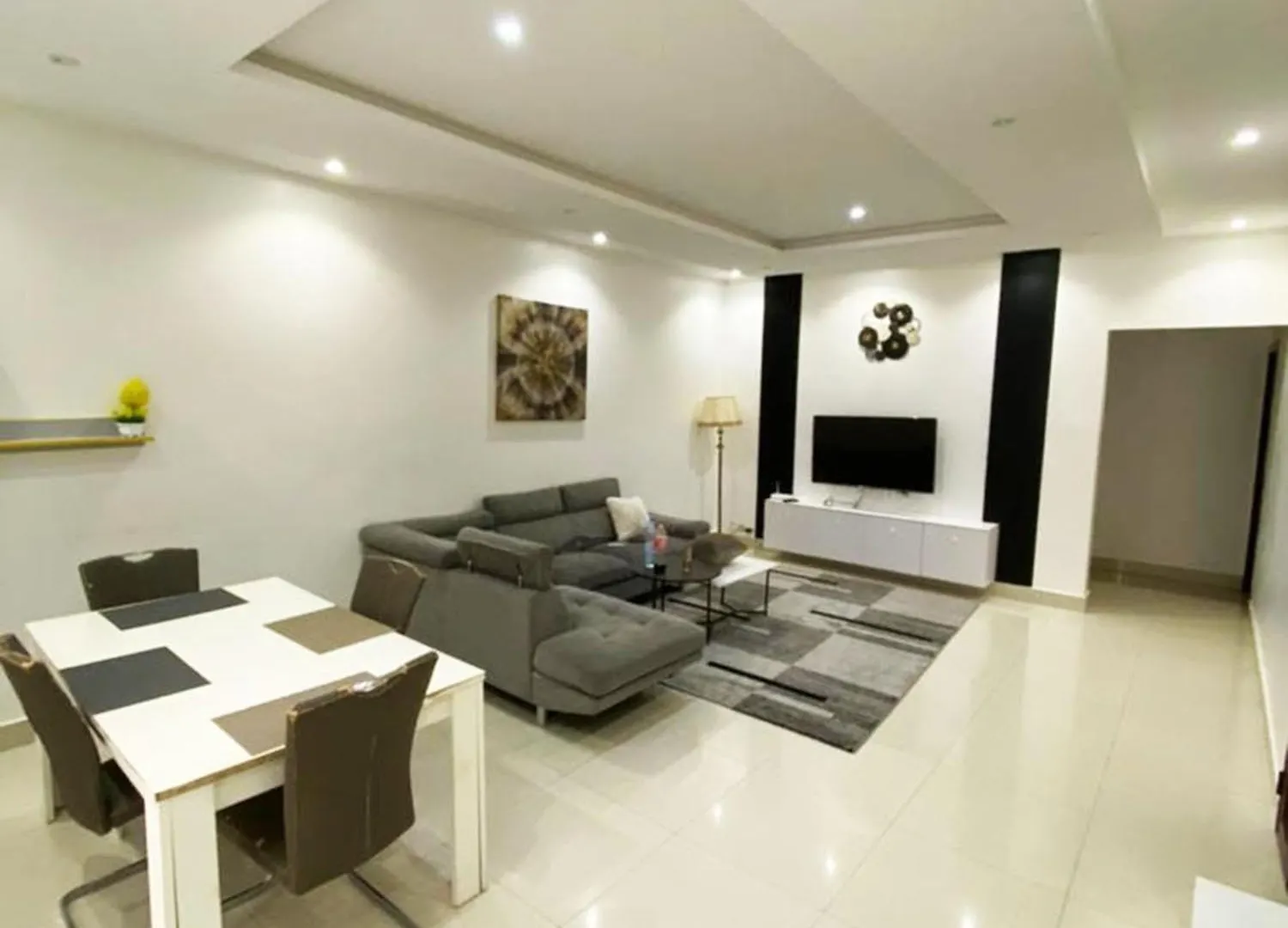 Superb Apartment With Jacuzzi No019 Dakar