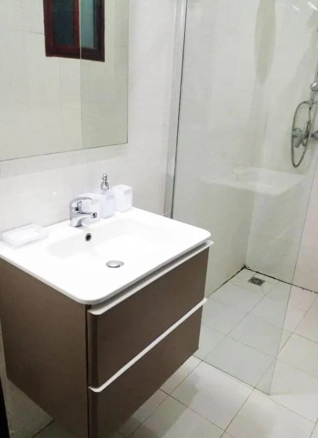 Superb Apartment With Jacuzzi No019 Dakar