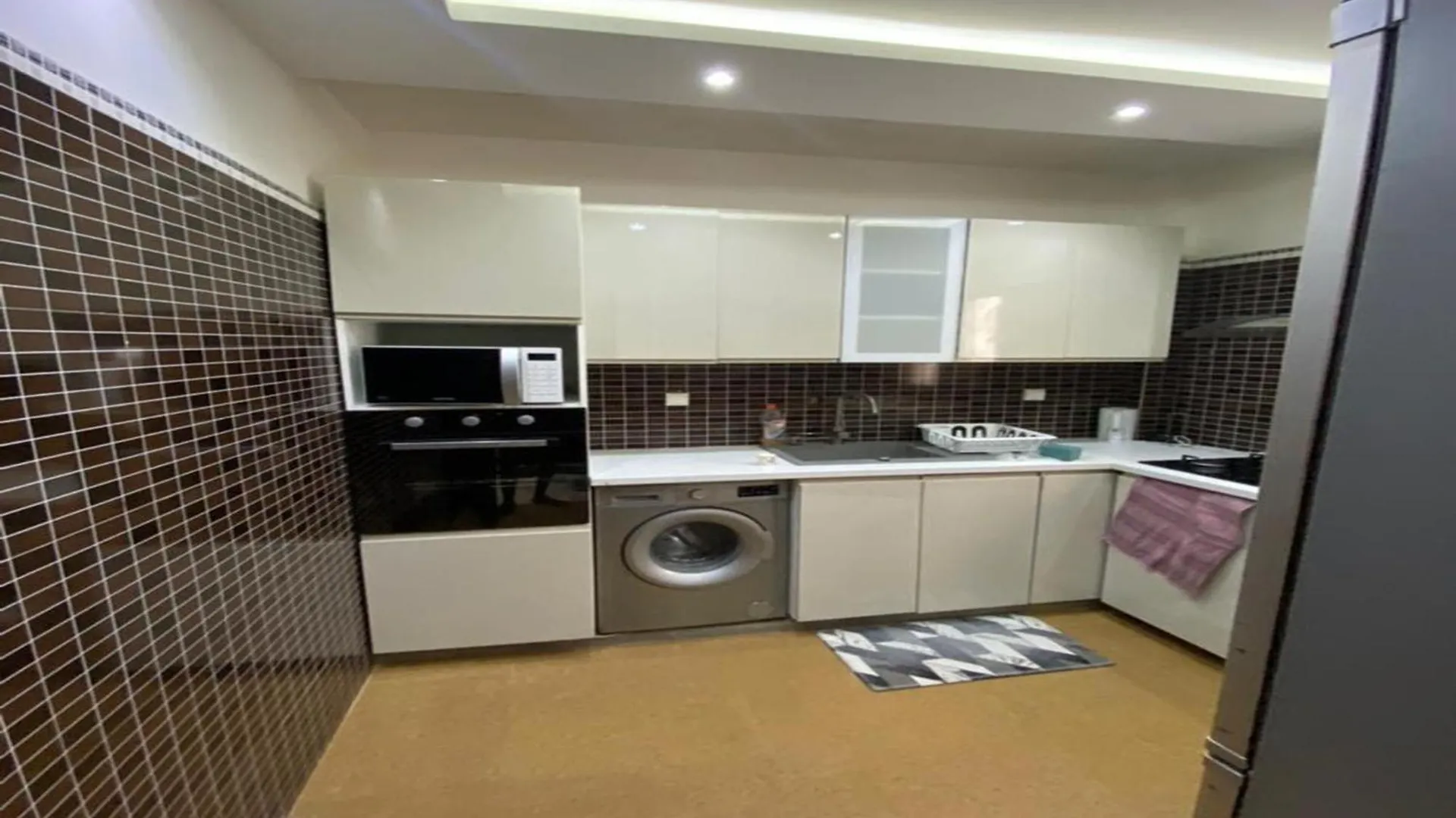 Superb Apartment With Jacuzzi No019 Dakar