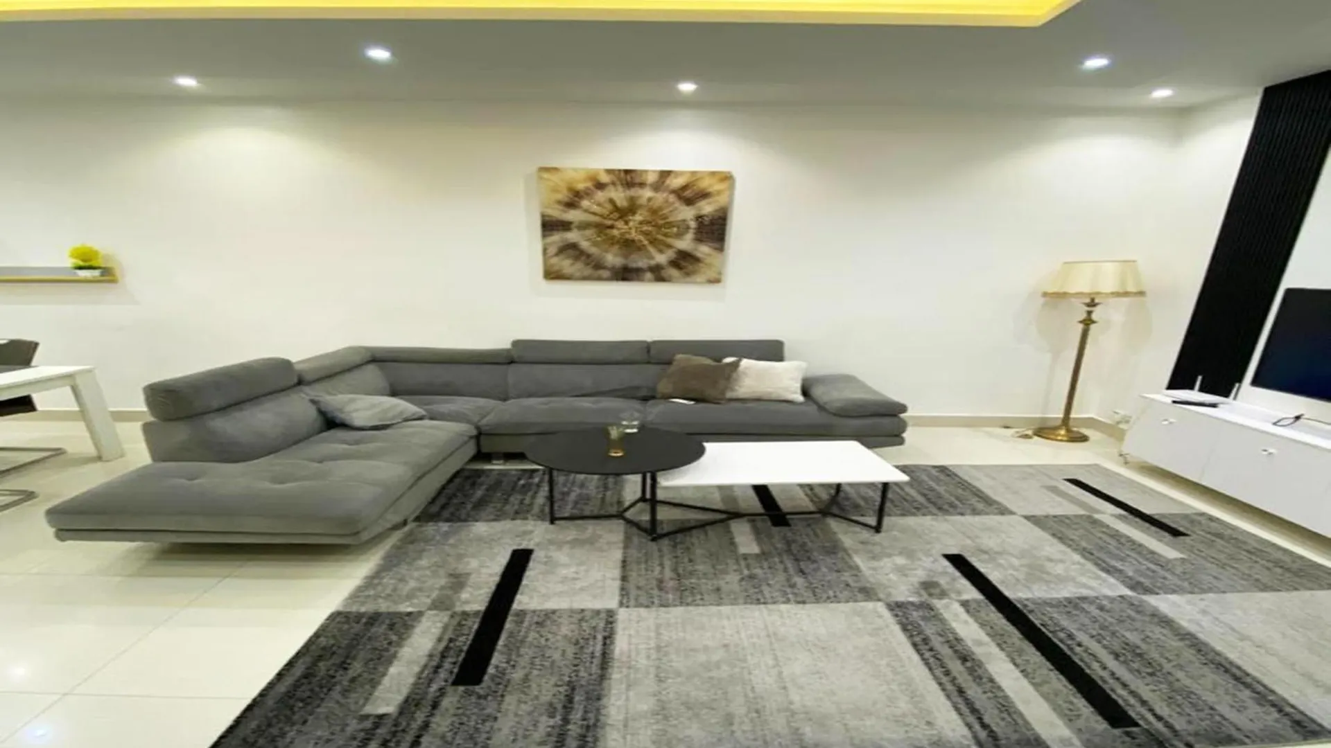 Superb Apartment With Jacuzzi No019 Dakar
